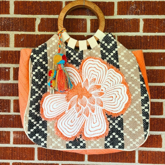 macchia di ruggine Handbags - NWOT Wood Handle Woven Summer Tote Bag